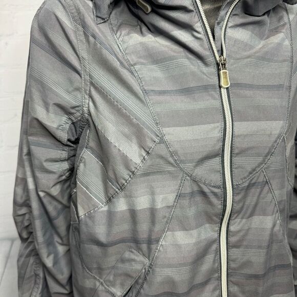 Lululemon jacket - Picture 3 of 15